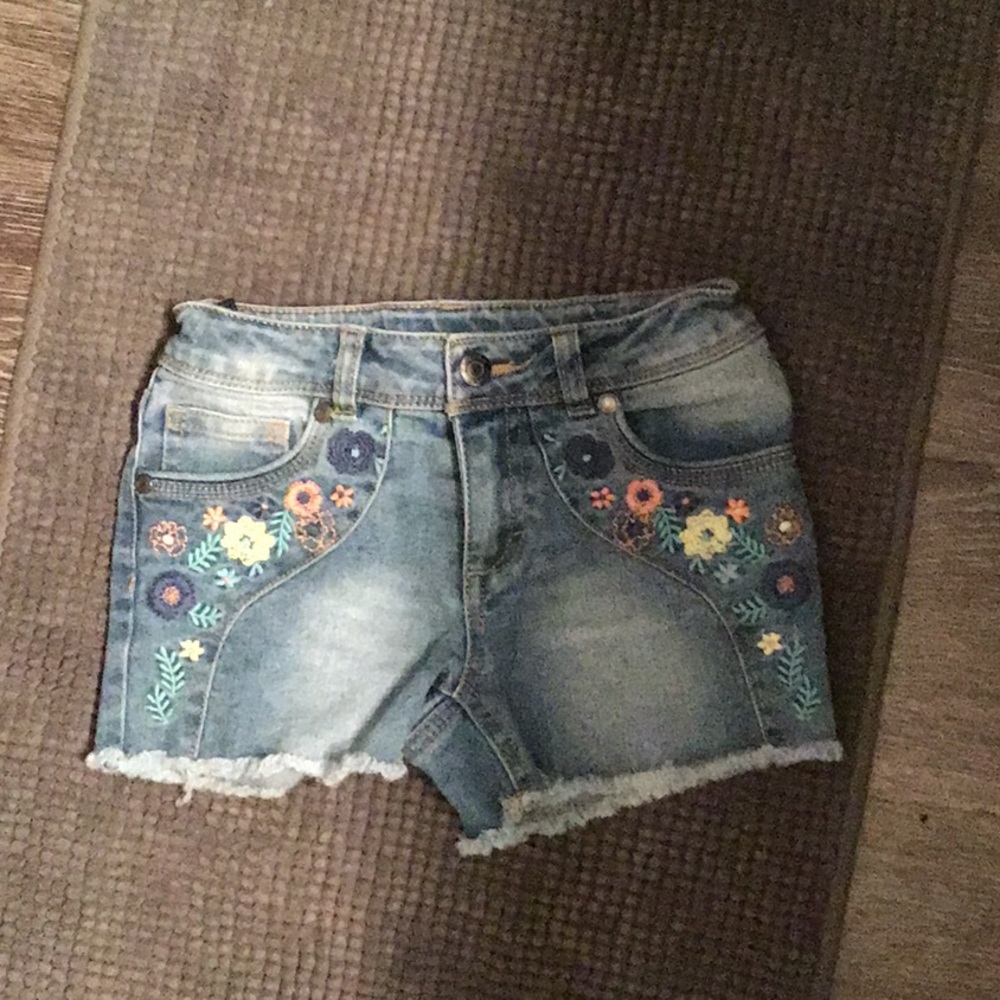 Girls shorts